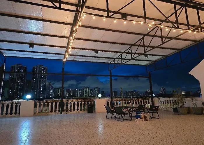 Hostel Sukhum Huai Khwang *