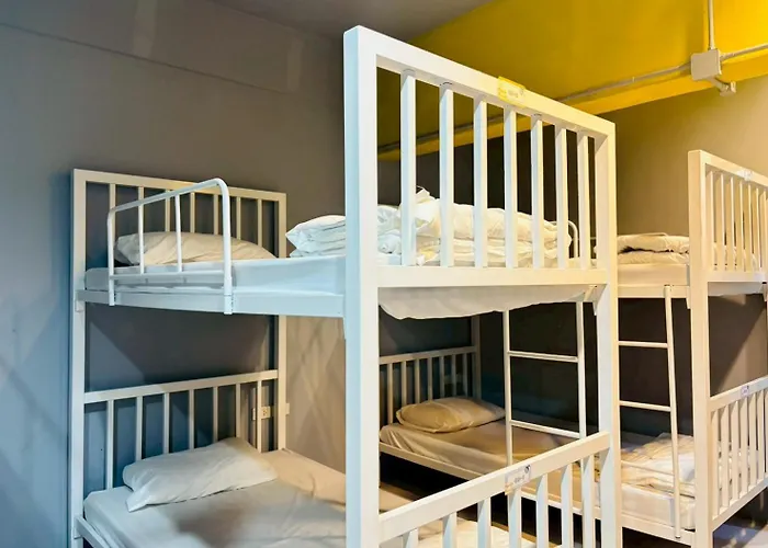Sukhum Huai Khwang Hostel Bangkok