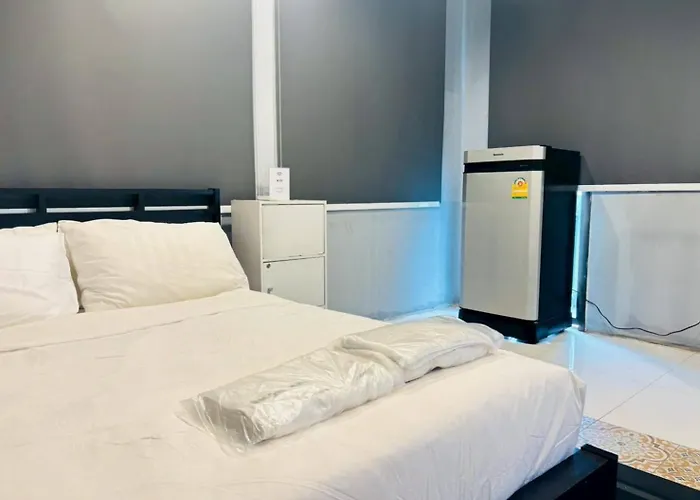 Hostel Sukhum Huai Khwang *