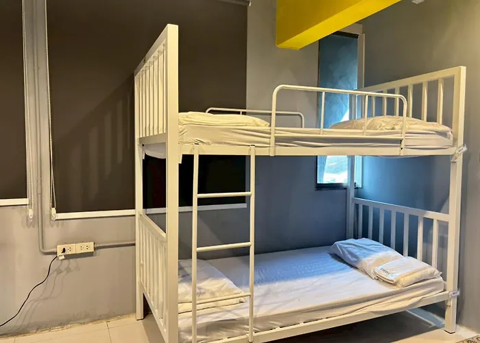 Hostel Sukhum Huai Khwang *