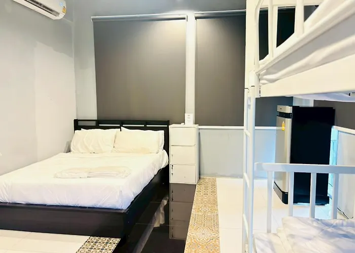 Hostel Sukhum Huai Khwang